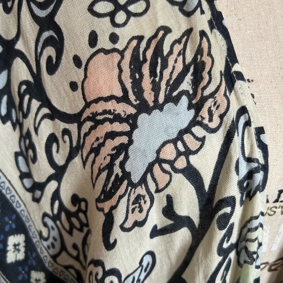 LC Lauren Conrad Black and Cream Blouse/ Cover-up - Picture 3 of 10